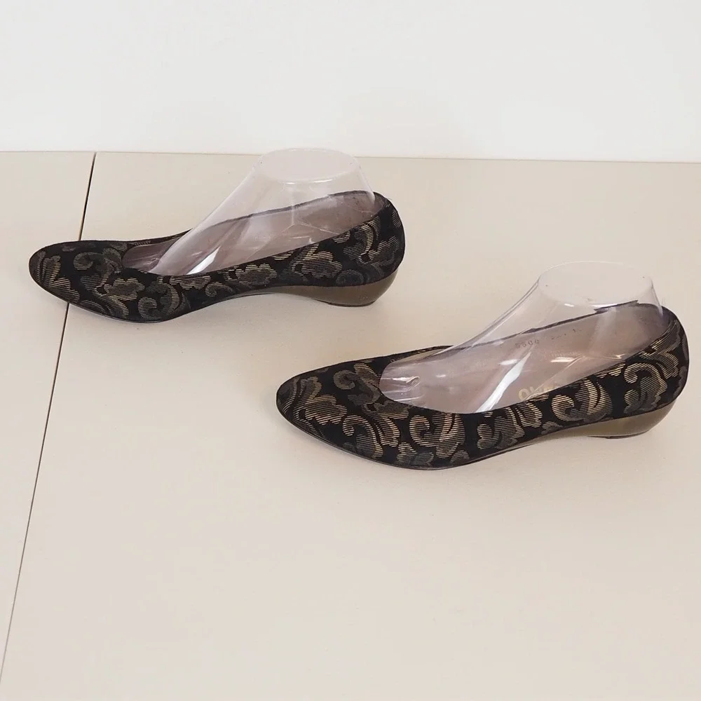Salvatore Ferragamo Wedges Womens 5.5 Black Gold Brocade Low Heel Made in Italy